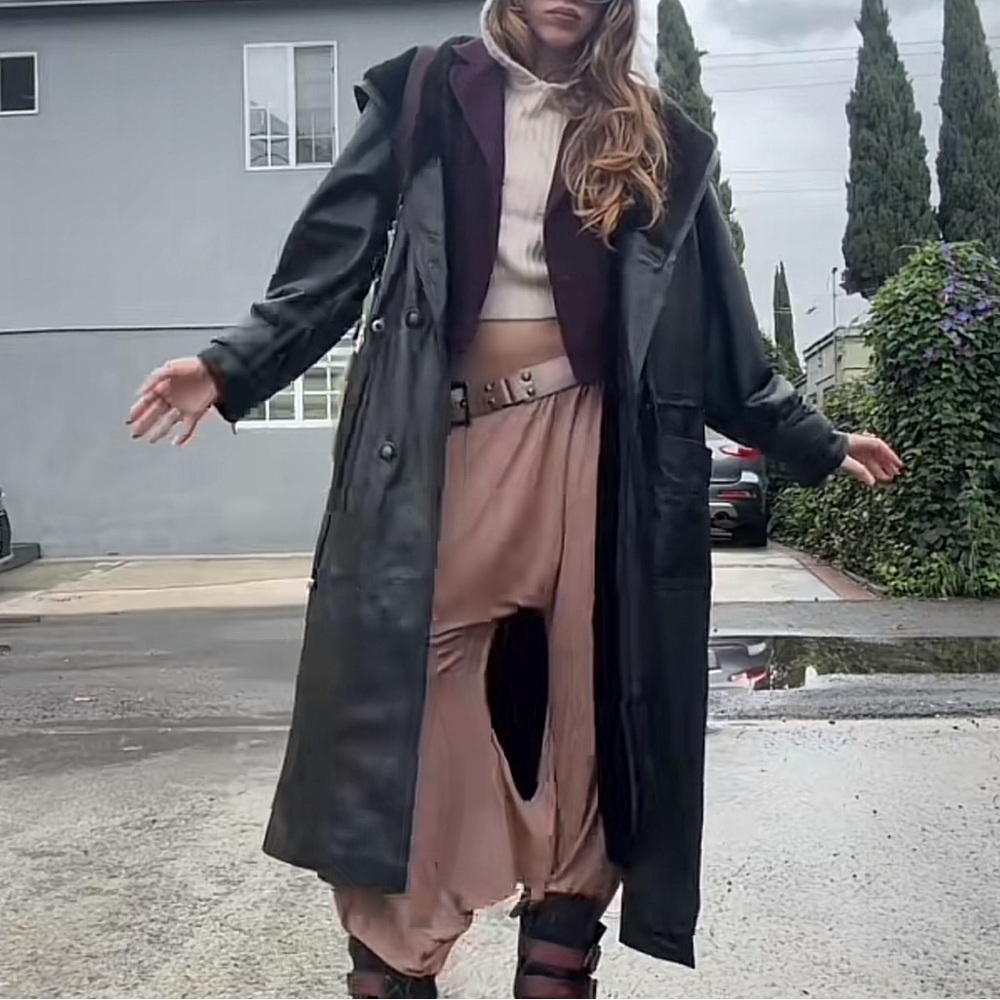 leather trench coat with hood - Picture 4 of 4